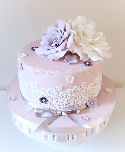 vintage prettiness - Cake by Sara's House of Cupcakes