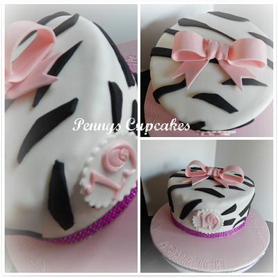 birthday cake - Cake by pennyscupcakes