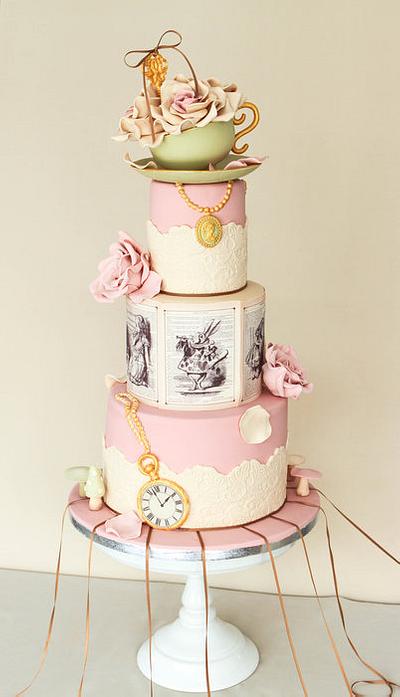 Alice in Wonderland - Cake by Alma Pasteles