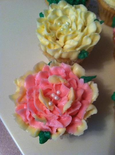 Flower Cupcakes - Cake by Patty Cake's Cakes
