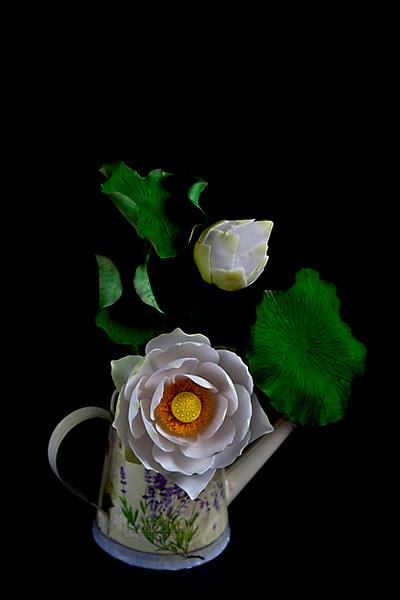 Gumpaste Lotus (complete version) - Cake by Tina Nguyen
