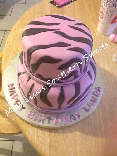Leopard Cake  - Cake by Lisa Weathers