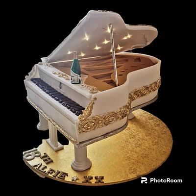 Grand piano cake - Cake by Rosie ann whiteman