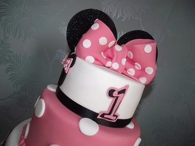 minnie mouse - Cake by suzanneflynn