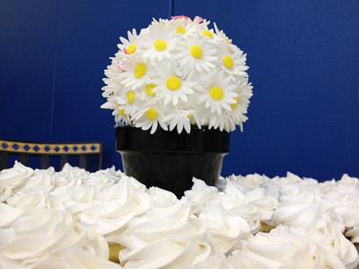 Daisies and Cuppies - Cake by skirt