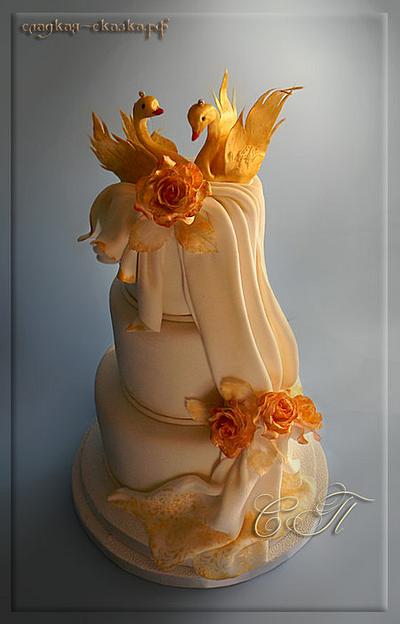 Свадебный торт с лебедями - Cake by Svetlana