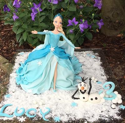 Elsa Cake... let it go - Cake by Agnes Linsen