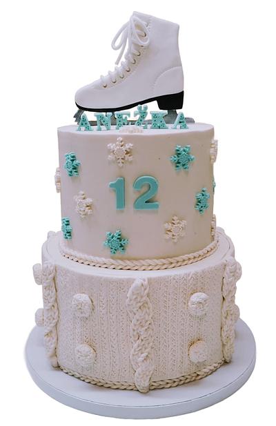 Two-tiered cake for a figure skater - Cake by DortikarnaLucie