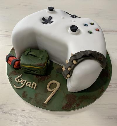 Gaming controller  - Cake by Liz