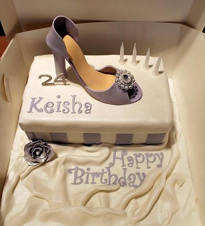 Shoe and Shoe Box Cake  - Cake by KellieJ75