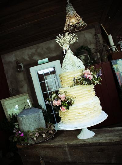 Vintage Ruffle - Cake by Stacy Lint