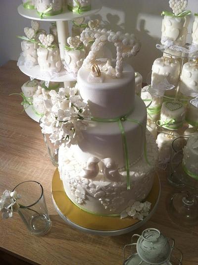 Wedding cake with minicakes - Cake by SWEET architect