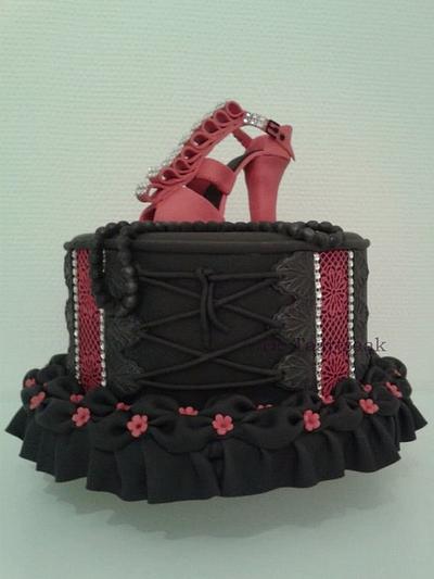 Corset style cake with high heeled shoe - Cake by Mira06