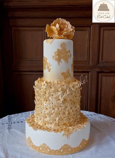 My 2nd wedding cake - Cake by Love Life Eat Cake by Michele Walters