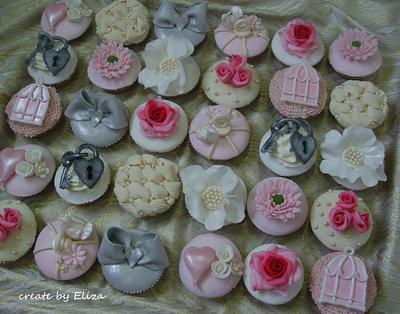 Retro wedding - cupcakes :) - Cake by Eliza