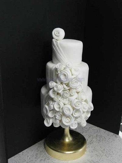 cascading roses - Cake by Donna