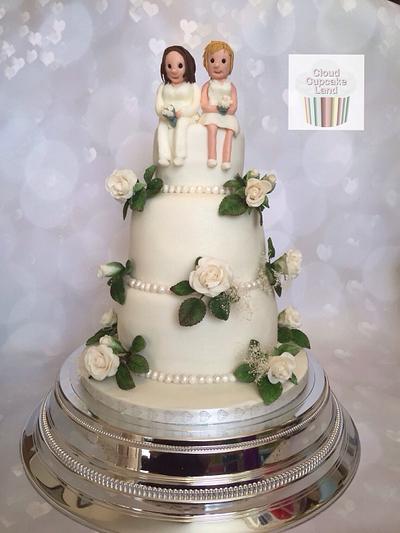 Wedding cake with sugar roses - Cake by Deb
