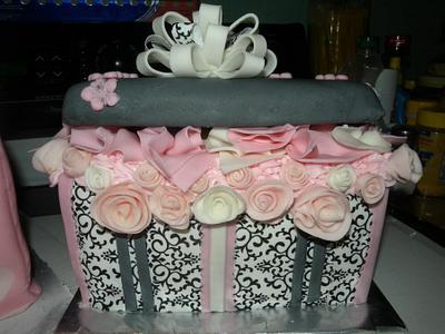 Giftbox - Cake by Barbara