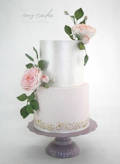 Delicate roses - Cake by Natalia Casaballe