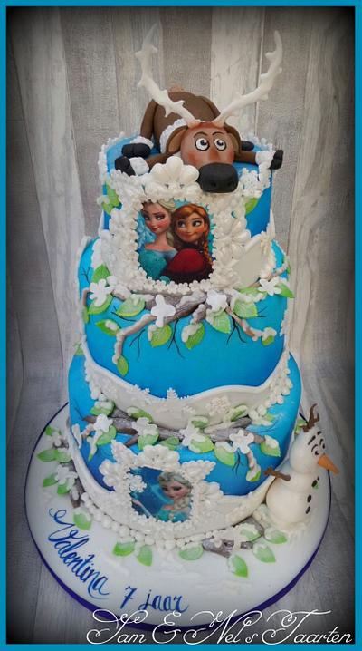 Frozen cake meets Christmas? - Cake by Sam & Nel's Taarten