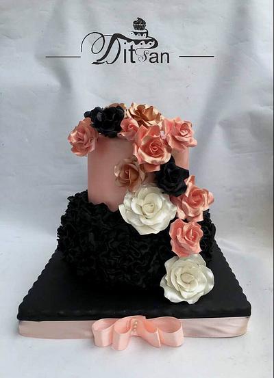 A pink gold cake for my daughter. - Cake by Ditsan