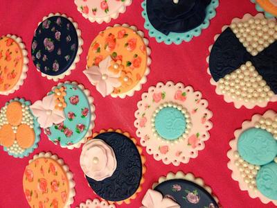 Vintage cupcake toppers - Cake by Ohmygorgeouscakes