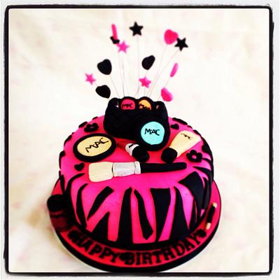 Make up cake - Cake by EL's Little Cupcakery