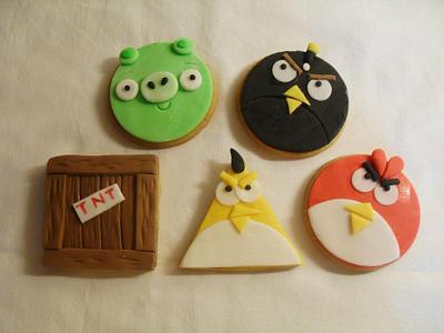 Angry birds - Cake by Marie 2 U Cakes  on Facebook