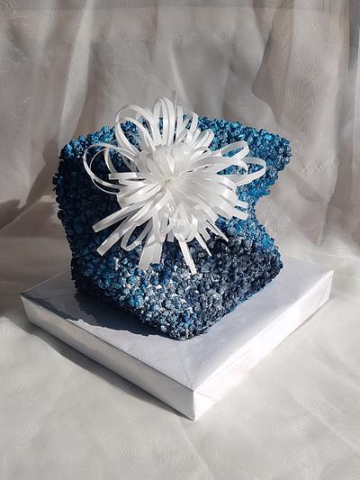 Blue & white twisted cake - Cake by Tirki
