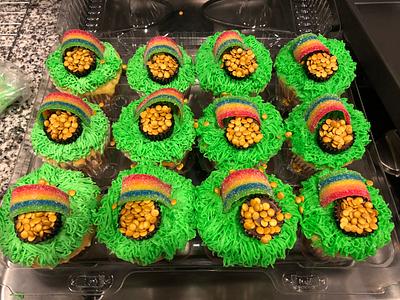 Pot of gold cupcakes  - Cake by Yezidid Treats