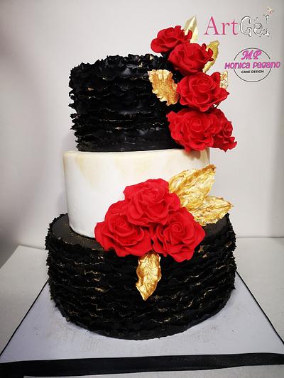 Torta ruffle e rose rosse - Cake by CakeMonica