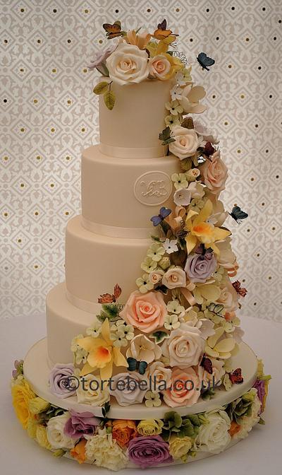 Flowers and butterflies - Cake by tortebella