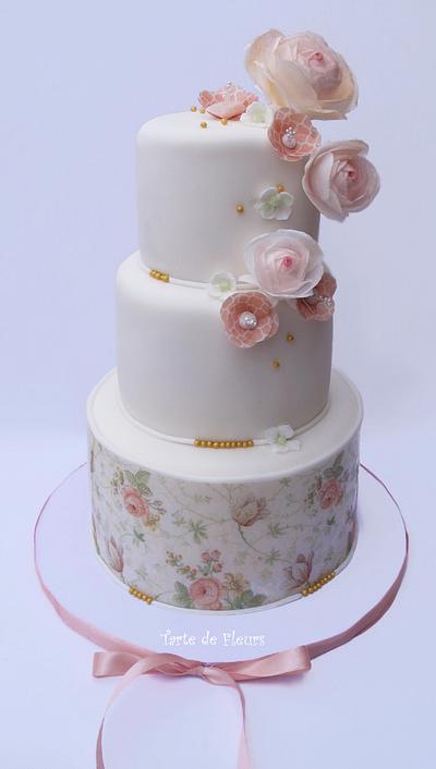 Wafer paper wedding cake - Cake by Tarte de Fleurs