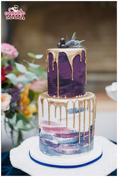 Golden drip cake - Cake by Soraya Sweetmama