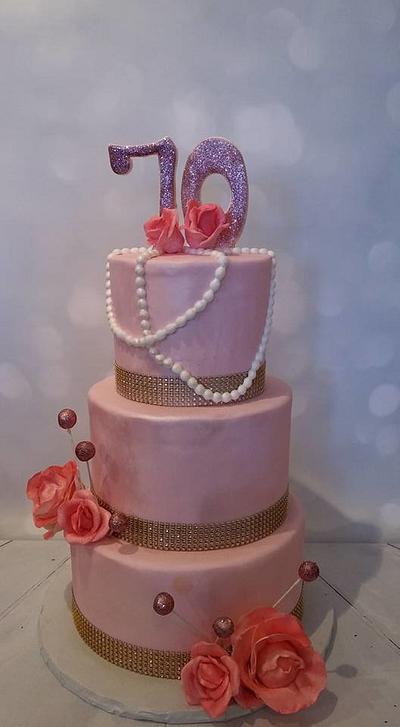 vintage style cake - Cake by Bespoke Cakes