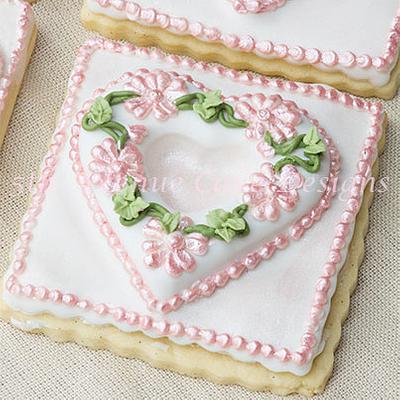 Open Tufted Garland Heart Cookie - Cake by Bobbie
