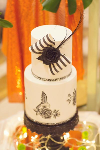 Tattooed roses cake - Cake by Wedding Painting Cakes by Soraya Torrejon