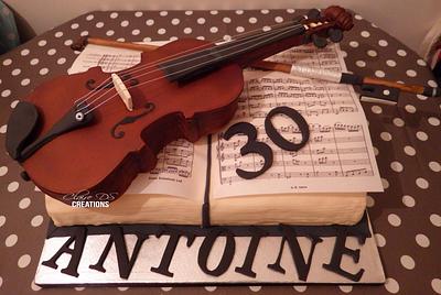 Violin and score - Cake by Claire DS CREATIONS