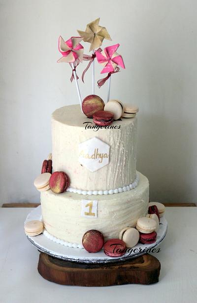 Pinwheels and Macarons - Cake by tangerine