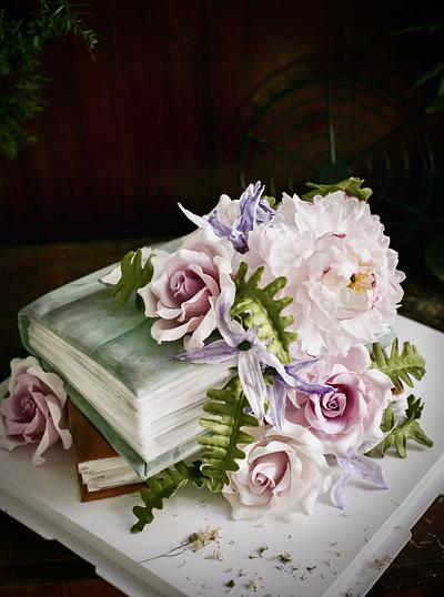 Book and flowes - Cake by lovescakes