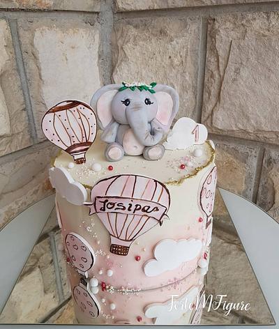Baby girl bday cake - Cake by TorteMFigure