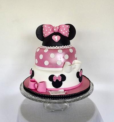 Minnie Mouse Cake :) x - Cake by Storyteller Cakes