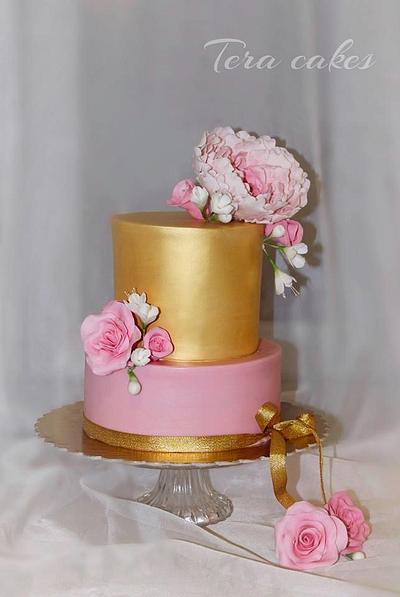 Gold rose cake - Cake by Tera cakes
