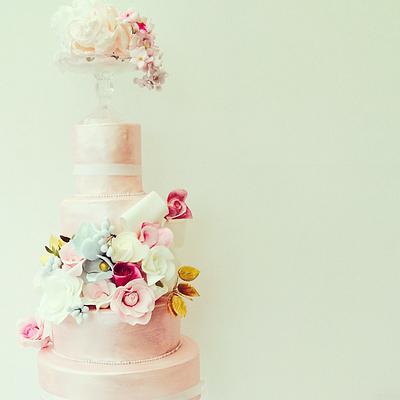Floral Wedding cake. - Cake by Swt Creation
