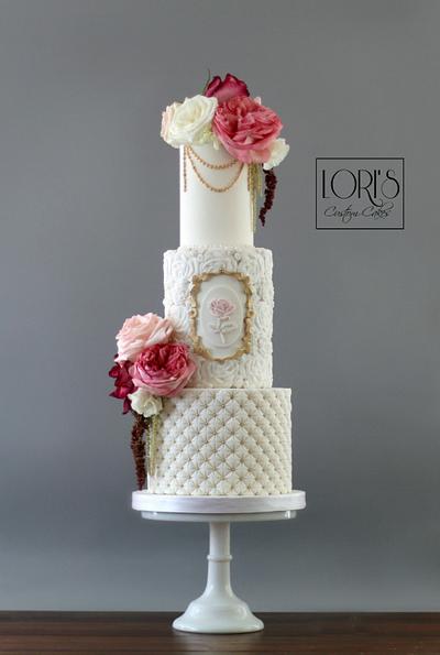 Romantic wedding - Cake by Lori Mahoney (Lori's Custom Cakes) 