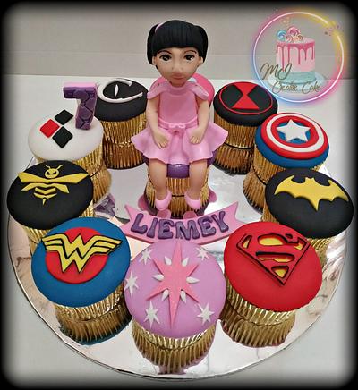 Super Hero Cup Cake - Cake by Mj Creative Cake by jlee