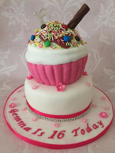 Gemma's sweet 16 cake no 2 - Cake by Roberta
