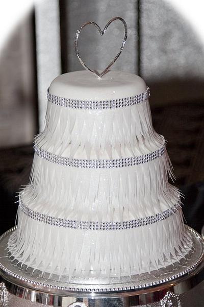 Feather-look Wedding Cake - Cake by NooMoo