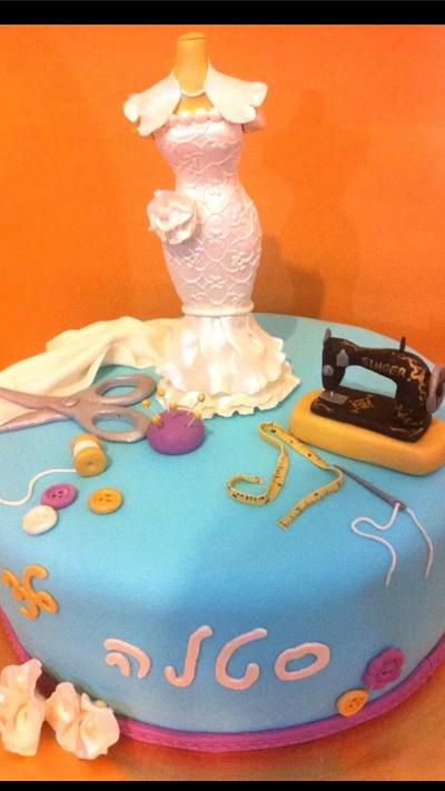 סטלה מעצבת שמלות - Cake by   lizet sweet