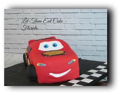 CARS - Lightening McQueen - Cake by Claire North